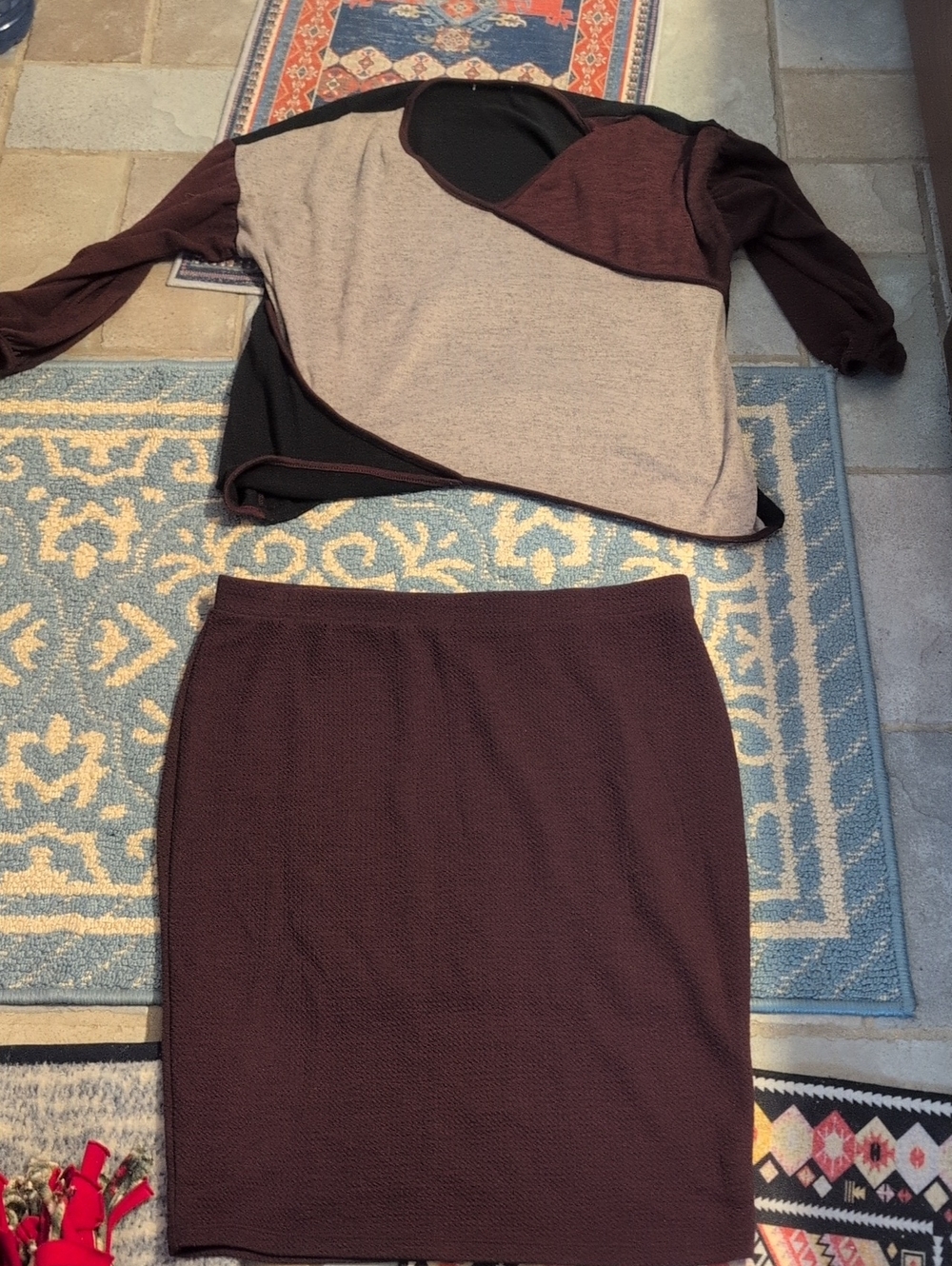 Apt. 9 Burgundy and Black Colorblock Knit Pencil Skirt Set Top